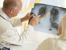 Генетики объяснили, почему трудно отказаться от курения