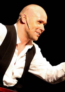 Максим Аверин