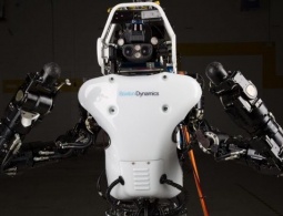 #видео дня | Boston Dynamics обучает робота Atlas основам паркура