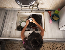 Ученые рассказали, как мытье посуды влияет на здоровье