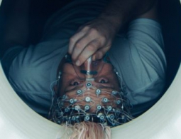 Взломать человеческий мозг: грандиозный план Брайана Джонсона