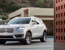 Lincoln заменил кроссовер MKX моделью Nautilus