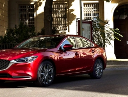 Mazda представила обновленную «шестерку»