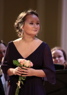 ЮЛИЯ ЛЕЖНЕВА