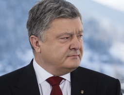 СМИ: Порошенко уволил чиновника, перебившего его на брифинге в Одессе