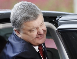 С оглядкой на Трампа: Порошенко назвался главным сторонником отмены санкций