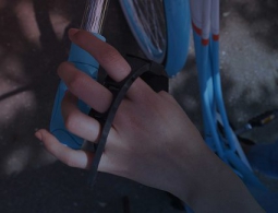 «Кастет» Тap Strap позволит набирать текст на голове и стене