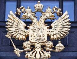Совфед одобрил закон о неофициальном использовании герба РФ