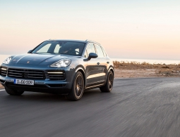 В Porsche рассказали о новом Cayenne для России