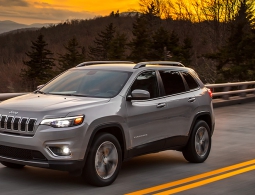 Jeep представил обновленный Cherokee