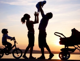 Учёные выяснили, что семейные люди более счастливы, нежели холостые