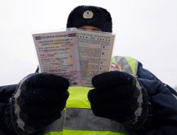 Выдачу бумажных ПТС прекратят с 1 июля 2018 года