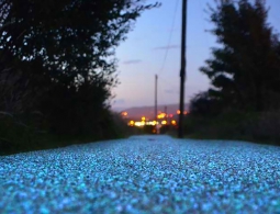 Светящееся дорожное покрытие хотят испытать в России