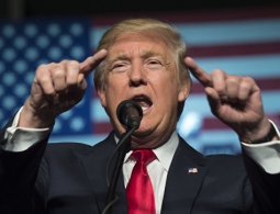 СМИ: Трамп намерен сократить численность спецслужб США