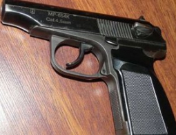 В Брянске задержали гражданина молдовы с револьвером