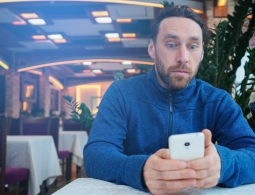 Все любят делать селфи, а вот смотреть на чужие селфи – нет