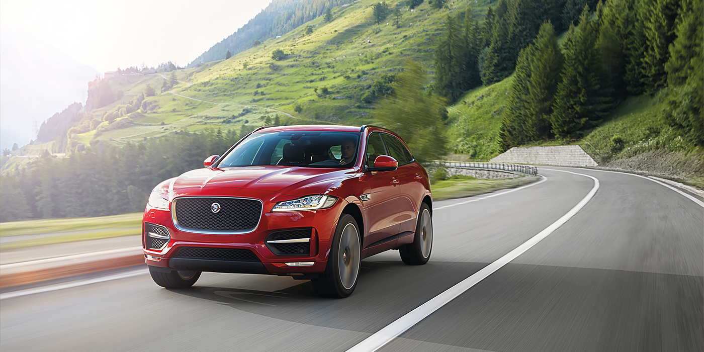 Jaguar F-Pace, XF и XE получили новые двигатели