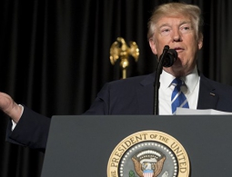 Трамп объяснил, почему его команду обвиняют в "российских связях"