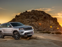 Jeep Grand Cherokee получит 707-сильный мотор в апреле
