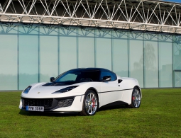 Lotus выпустил новый спорткар в честь автомобиля Джеймса Бонда