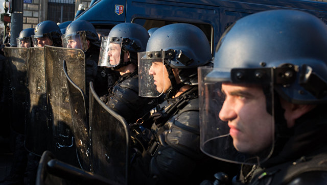 В ходе акции против поездки Ле Пен в Нант пострадали более 10 полицейских