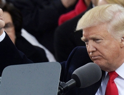 Трамп вновь назвал "фейковые" СМИ "врагами народа"