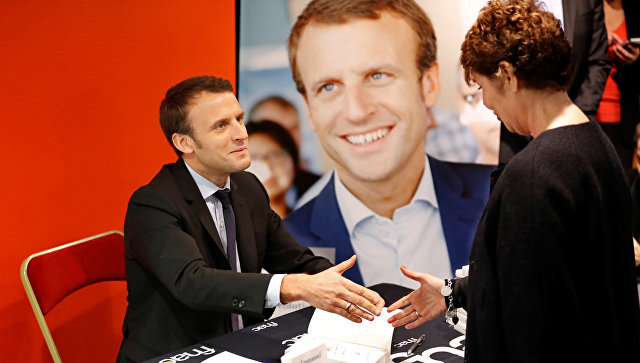 Курсом Олланда: Макрон предлагает сохранить во Франции status quo