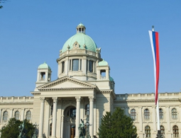 В парламенте Сербии Могерини встретили криками в поддержку России