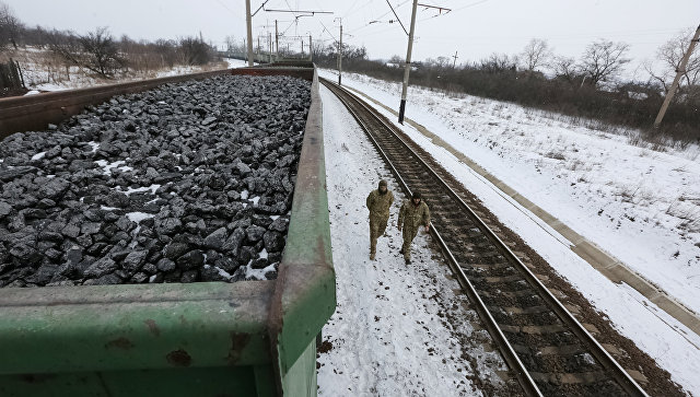 Украинские радикалы начали блокаду движения ж/д составов из России