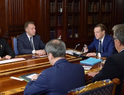 Медведев сократил срок перечисления маткапитала до 10 дней