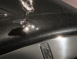 Rolls-Royce представил автомобиль с краской из алмазов