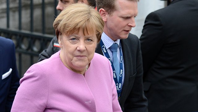 Опрос: рейтинг Меркель поднялся до 60% впервые с сентября 2015 года