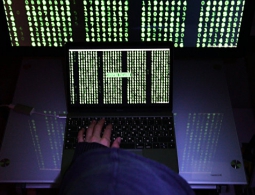 Экс-советник Трампа признался в переписке с хакером Guccifer 2.0