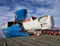 У Siemens Wind Power появился гигантский грузовой корабль с горизонтальной загрузкой
