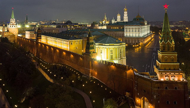 Россия не будет инициировать вопрос об ослаблении санкций, заявил Песков