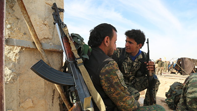 СМИ: курдам пообещали поддержку при решении судьбы Сирии в обмен на Ракку