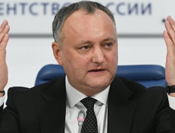 Додон заявил послу США, что не позволит навредить интересам Молдавии