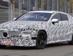 Серийная версия седана Mercedes-AMG GT впервые замечена на тестах