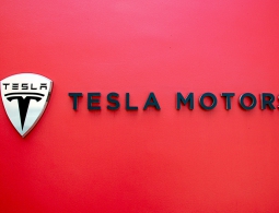 Tesla предложит инвесторам вложиться в автомобиль Model 3