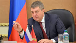 В Брянске губернатор Александр Богомаз приказал срочно отремонтировать дороги