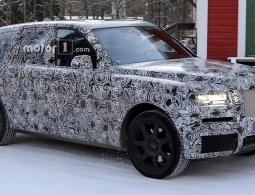 Появилось первое видео с кроссовером Rolls-Royce