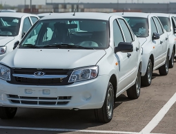 Дилеры столкнулись с задержками поставок автомобилей Lada