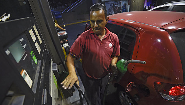 В нефтедобывающей Венесуэле разразился бензиновый кризис