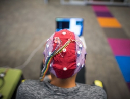 Новый нейроинтерфейс от Neurable позволяет играть в Skyrim без задержек