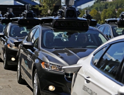 Uber отменяет испытания своих беспилотных автомобилей после ДТП