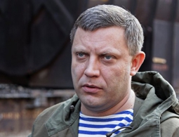 Захарченко предложил внести Януковича и Азарова в "список невъездных" в ДНР