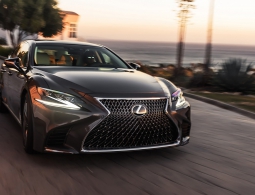 Lexus представил седан LS нового поколения