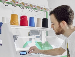 Компания Kniterate создала машину для «печати» одежды