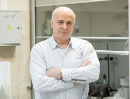 Российские ученые создали вечные "антикариесные" нанопломбы