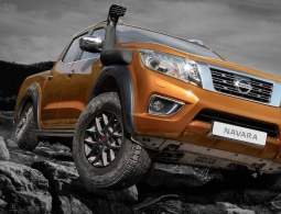Пикап Nissan Navara подготовили к тяжелому бездорожью